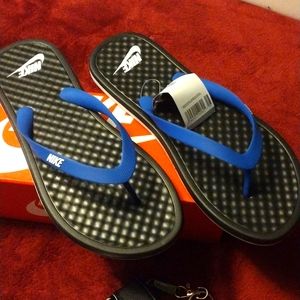 Nike flip flop
